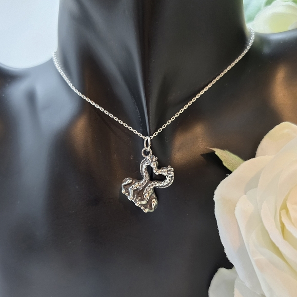 GIRAFFE LOVE NECKLACE - Picture 2 of 5